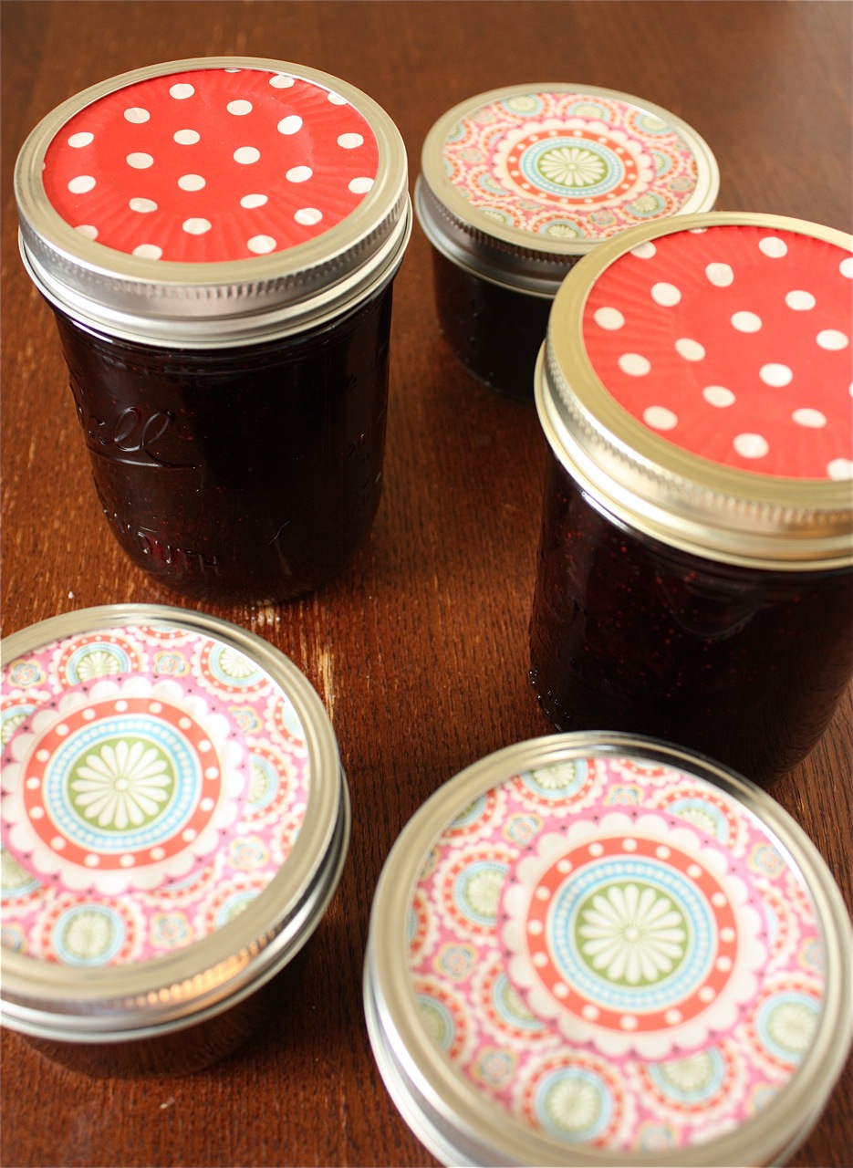 Using Cupcake Liners to make Cute Jam Jars
